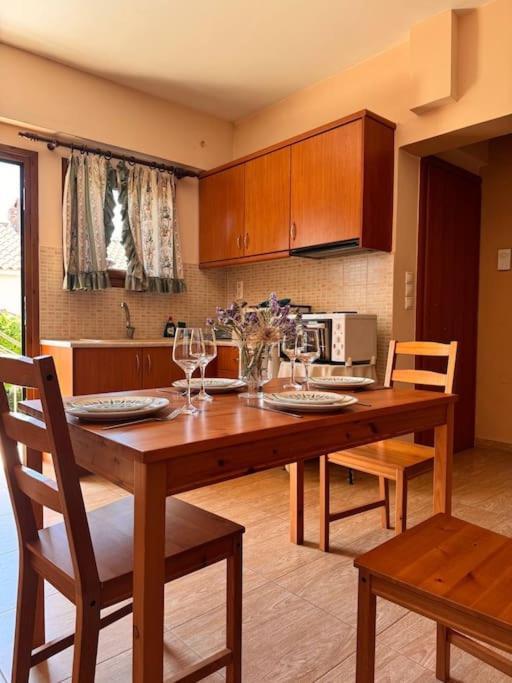 Family Woodland Oasis Vipgreece Lägenhet Kírinthos Exteriör bild
