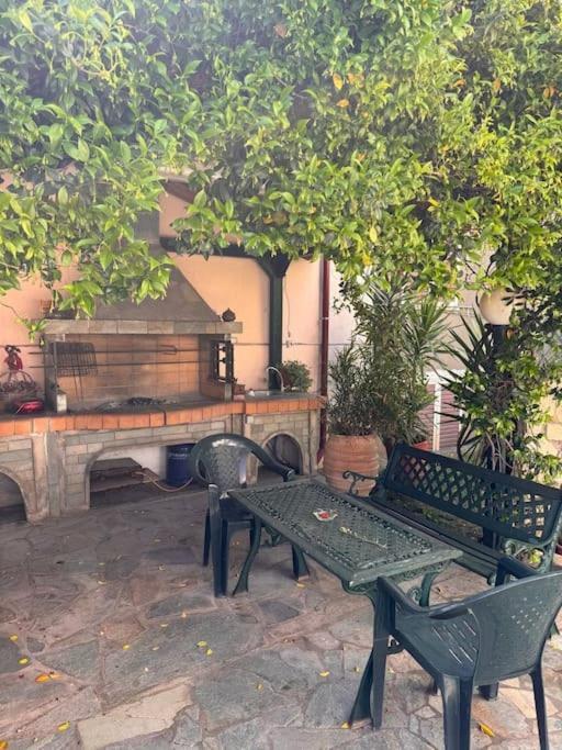 Family Woodland Oasis Vipgreece Lägenhet Kírinthos Exteriör bild