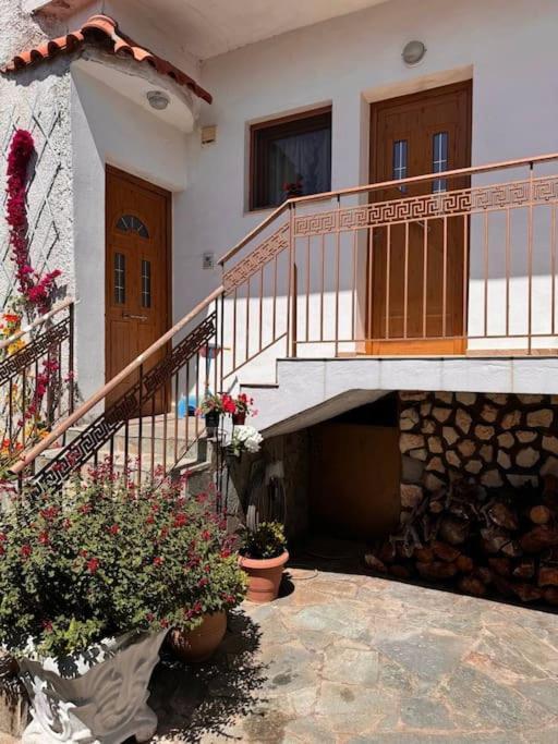 Family Woodland Oasis Vipgreece Lägenhet Kírinthos Exteriör bild